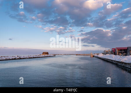 Abashiri, Japan, 16.02.2019, Fahrt mit dem Schiff über einen gefrorenen Ochotskischen Meer. Stockfoto