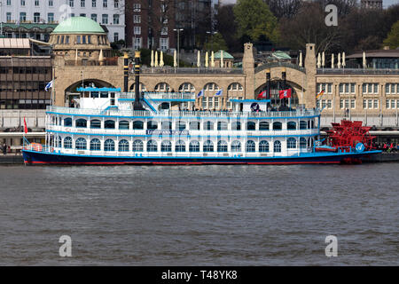 Paddel wheeler LOUISIANA STAR von Rainer Abicht Elbreederei bei den St. Pauli Landungsbrücken Stockfoto