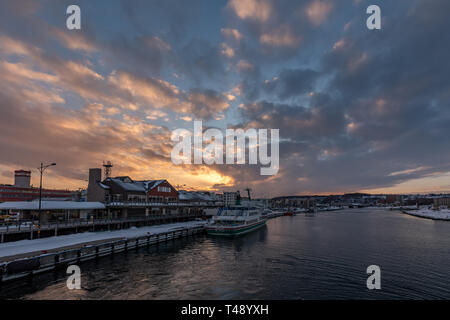 Abashiri, Japan, 16.02.2019, Fahrt mit dem Schiff über einen gefrorenen Ochotskischen Meer. Stockfoto