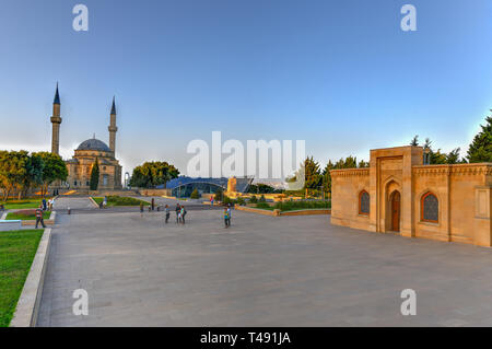 Baku, Aserbaidschan, 14. Juli 2018: Die Moschee der Märtyrer oder Türkische Moschee ist eine Moschee in Baku, Aserbaidschan, in der Nähe der Märtyrer Lane Gasse. Stockfoto