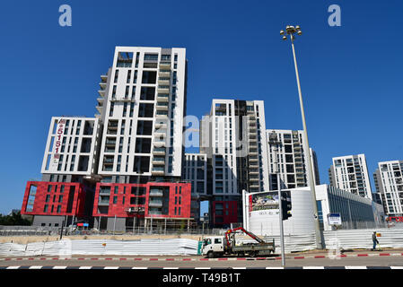 Moderne Wolkenkratzer in Herzliya im Bau Stockfoto