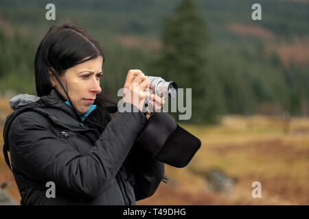 Junge Frau Bilder in der Wüste Stockfoto