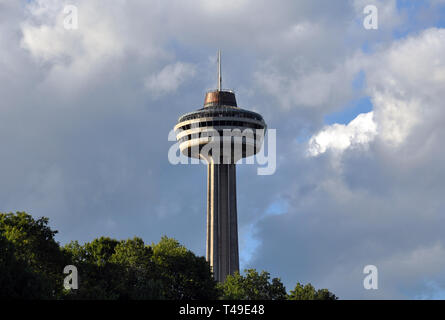 Skylon Tower drehende Restaurant und Aussichtsplattform, Niagara Falls, Kanada Stockfoto