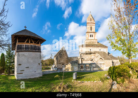 Densus christliche Kirche, Dacian und Römische Tempel im Dorf Densus, Hunedoara, Hateg, Rumänien Stockfoto