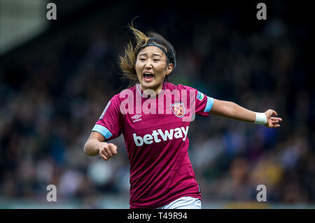 High Wycombe, UK. 14 Apr, 2019. Cho So-Hyun West Ham Frauen während der Frauen FA-Cup Halbfinale Match zwischen Lesen Frauen und West Ham United am Adams Park, High Wycombe, England am 14. April 2019. Foto von Andy Rowland. Credit: PRiME Media Images/Alamy leben Nachrichten Stockfoto