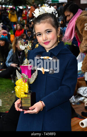 London, Großbritannien. 14 Apr, 2019. Feiert Thai Neujahr (Songkran) bei Buddhapadipa Tempel in Wimbledon als Wasser Songkran Festival, London, UK bekannt. Bild Capital/Alamy leben Nachrichten Stockfoto