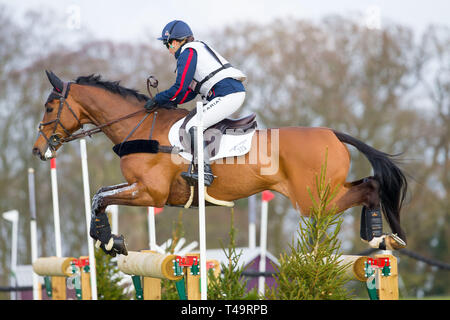 Norfolk, Großbritannien. 14 Apr, 2019. 2. Platz. Laura Collett, London S 2. GBR. CCI 4*. Abschnitt C. Barfuß Retreats Burnham Market International Horse Trials. Eventing. Burnham Market. Norfolk. Vereinigtes Königreich. GBR. {14}/{04}/{2019}. Credit: Sport in Bildern/Alamy leben Nachrichten Stockfoto