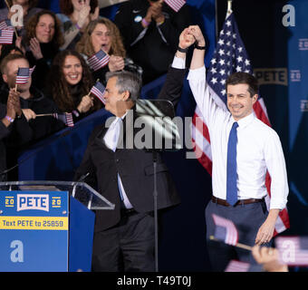South Bend, Indiana, USA. 14. Apr 2019. Bürgermeister Peter Buttigieg kündigt 2020 Presidential Run am 14. April 2019 in South Bend, Indiana. 14 Apr, 2019. Credit: Lora Olive/ZUMA Draht/Alamy leben Nachrichten Stockfoto