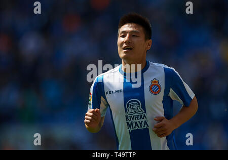 Barcelona, Spanien. 13 Apr, 2019. Fussball: Liga Santander 2018/19: Wu Lei von Espanyol reagiert während der spanischen Primera Division "Liga Santander (Espanola)' Match zwischen RCD Espanyol RCD Alaves 2-1 am Stadion in Barcelona, Spanien, 13. April 2019. Credit: Pablo Morano/LBA/Alamy leben Nachrichten Stockfoto