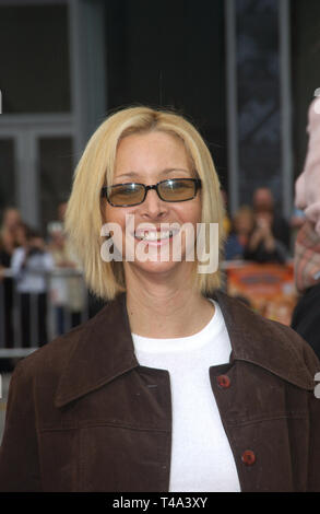 LOS ANGELES, Ca. November 09, 2003: Schauspielerin Lisa Kudrow bei der Weltpremiere in Hollywood, von Looney Tunes Back in Action. Stockfoto