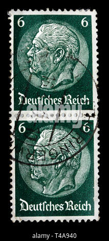 Deutschland REICH - ca. 1933: ein Stempel gedruckt in Deutschland zeigt ein Bild mit Portrait Präsident Hindenburg, ca. 1933 Stockfoto