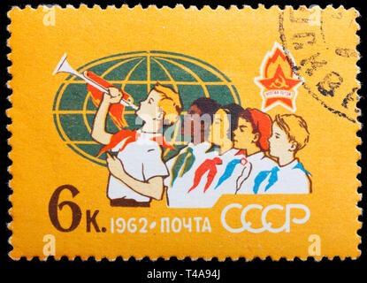 Russland - ca. 1962: einen Stempel in der UDSSR gedruckt, zeigt internationale Pioniere, ca. 1962 Stockfoto