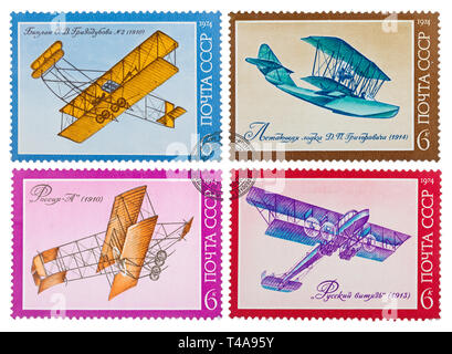 Udssr - ca. 1974: Sammlung von 4 Briefmarken in der UDSSR gedruckten gezeigt Vintage russische Flugzeuge, ca. 1974 Stockfoto