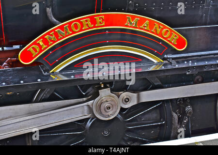 Nahaufnahme Detail Typenschild oben Einer der wichtigsten Antriebsräder des Motors Nr. 7820, Dinmore Manor. Die collett Manor Klasse 4-6-0 gebaut war 1950. Stockfoto