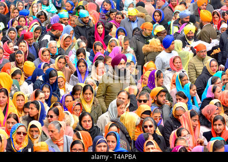 Gravesend, Kent, Großbritannien. Vaisakhi (oder Baisakhi/Vaishakhi/Vasakhi) jährliche Sikh Festival der Punjabi neues Jahr. 13. April 2019 Stockfoto