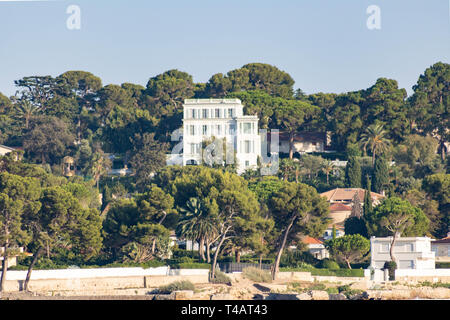 Patrizierhaus, Art Deco Architektur in Cap d'Antibes, Provence luxuriöses Anwesen, Französische Riviera, Frankreich Stockfoto