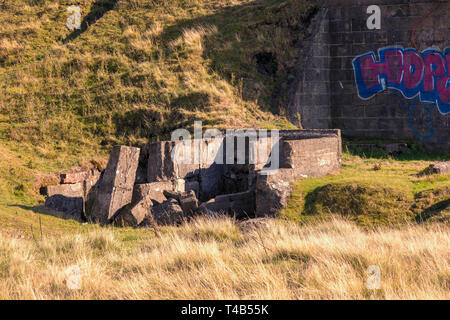 Blick auf Titterstone Clee mit den stillgelegten Steinbruch und Gebäuden auf einem warmen sonnigen Herbsttag, Ludlow, Shropshire, Großbritannien Stockfoto