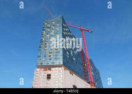 HAMBURG, DEUTSCHLAND - 28. AUGUST 2014: Elbphilharmonie in Hamburg. Es wurde von Herzog und de Meuron entwickelt. Stockfoto