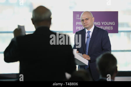 Home Secretary Sajid Javid eine Rede über Gewaltverbrechen in den ovalen Platz in London, wo er sagte, schwerer Gewalt wie der Ausbruch einer ansteckenden Krankheit behandelt werden sollten", wie er seine Blaupause für das Stoppen des Blutvergießens auf Großbritanniens Straßen skizziert. Stockfoto