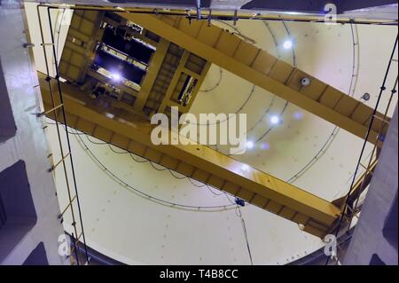 Trino Vercellese Kernkraftwerk, in den Prozess der Deaktivierung durch die Gesellschaft Sogin, verantwortlich für die Stilllegung des italienischen Kernkraftwerke nach der beliebten Referenden von 1987 und 2011 Stockfoto