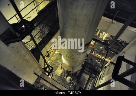 Trino Vercellese Kernkraftwerk, in den Prozess der Deaktivierung durch die Gesellschaft Sogin, verantwortlich für die Stilllegung des italienischen Kernkraftwerke nach der beliebten Referenden von 1987 und 2011 Stockfoto