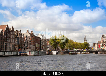 Typische Hausboote, Herrengracht, Amsterdam, Holland, Niederlande Stockfoto