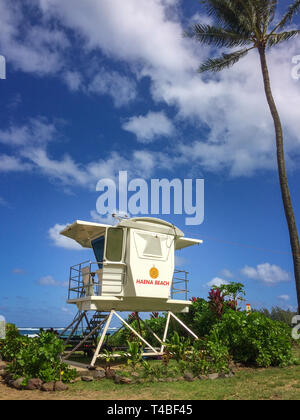 Lifeguard Tower am Haena Beach Park an der Nordküste der hawaiianischen Insel Kauai, USA Stockfoto