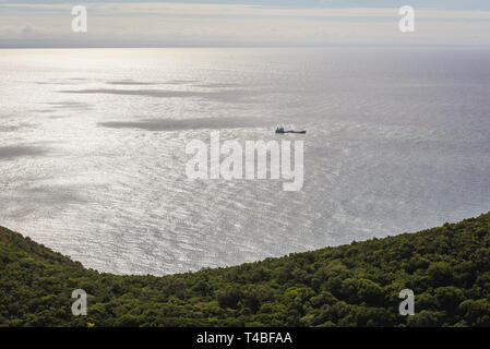 Atlantik von Hügeln der Naturpark Arrabida in der Nähe von Setubal, Portugal gesehen Stockfoto