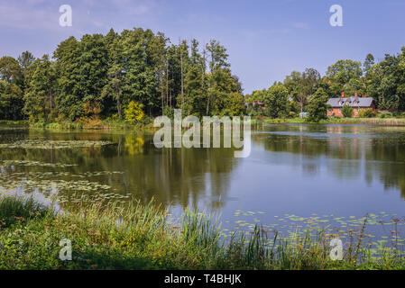 Palace Park in Bialowieza Dorf in der Mitte von Bialowieza Forest, Woiwodschaft Podlachien von Polen Stockfoto