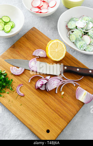 Gesundes Essen. Zutaten zum Kochen Salat tabouli Draufsicht Stockfoto