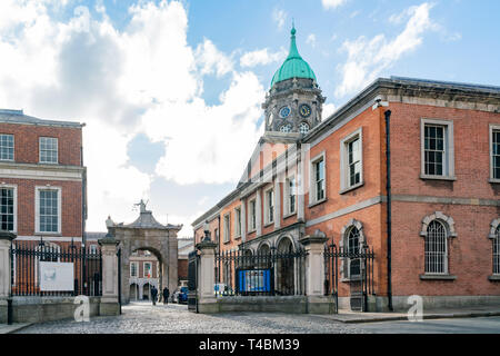 Dublin, 28.Oktober: Tor der historischen Dublin Castle am 28 Oktober 2018 in Dublin, Irland Stockfoto