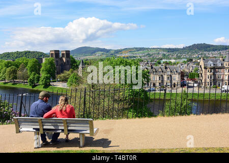 Blick nach Westen auf die Stadt und den Fluss Ness vom Castle Hill, Inverness, Highland, Schottland, Vereinigtes Königreich Stockfoto