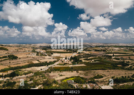 Schöne Panoramasicht auf Malta Insel von der Spitze der Bastion Square in Mdina, der alten Hauptstadt von Malta, befestigten mittelalterlichen Stadt Stockfoto