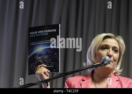 April 15, 2019 - Französische rechtsextreme Rassemblement National (RN) Partei Präsident Marine Le Pen bei der Vorstellung des Manifests des Rassemblement National' "Die Europäische Allianz der Nationen'' und die RN-Programm für die Wahlen zum Europäischen Parlament am 15. April 2019 in Straßburg, Frankreich. (Bild: © Elyxandro CegarraZUMA Draht) Stockfoto