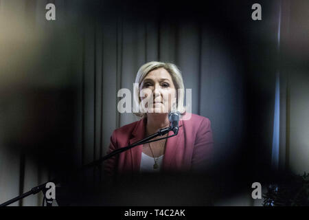 April 15, 2019 - Französische rechtsextreme Rassemblement National (RN) Partei Präsident Marine Le Pen bei der Vorstellung des Manifests des Rassemblement National' "Die Europäische Allianz der Nationen'' und die RN-Programm für die Wahlen zum Europäischen Parlament am 15. April 2019 in Straßburg, Frankreich. Credit: Elyxandro Cegarra/ZUMA Draht/Alamy leben Nachrichten Stockfoto