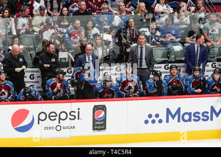 Denver, Colorado, USA. 15 Apr, 2019. Colorado Bank während die Calgary Flames, Colorado Avalanche NHL Playoff Spiel bei Pepsi Center in Denver, Colorado. Colorado besiegt Calgary 6-2. John Crouch/CSM/Alamy leben Nachrichten Stockfoto