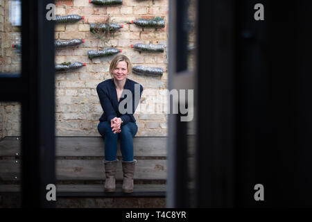 Dresden, Deutschland. 20 Mär, 2019. Britta Steffen, ehemaliger Schwimmer, Doppel Olympiasieger und Weltmeister, im Innenhof des Restaurants "Elbsalon' genommen. Credit: Robert Michael/dpa-Zentralbild/ZB/dpa/Alamy leben Nachrichten Stockfoto