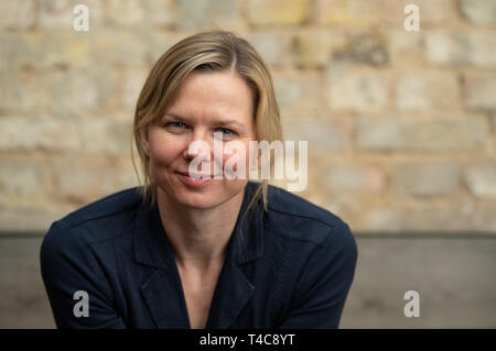 Dresden, Deutschland. 20 Mär, 2019. Britta Steffen, ehemaliger Schwimmer, Doppel Olympiasieger und Weltmeister, im Innenhof des Restaurants "Elbsalon' genommen. Credit: Robert Michael/dpa-Zentralbild/ZB/dpa/Alamy leben Nachrichten Stockfoto