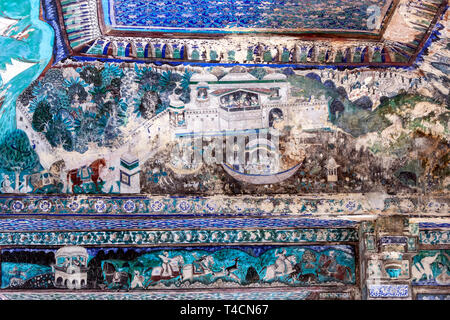 Wandmalereien in der Veranda, Chitra Mahal, Horny Smokovec, Horny Smokovec, Rajasthan, Indien Stockfoto