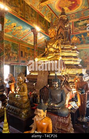 Vergoldeter Bronze Buddha, Wat Phnom, Daun Penh Phnom Penh, Kambodscha Stockfoto