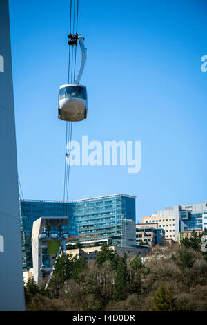 Portland Aerial Tram - moderne Art von umweltfreundlichen öffentlichen Verkehrsmitteln, so dass Passagiere befördert termingerecht und ohne Verzögerung ein. Stockfoto