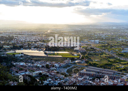 Stadtbild Luftaufnahme der Murcia Stadt, von den Bergen bei einem schönen Sonnenuntergang. Stockfoto