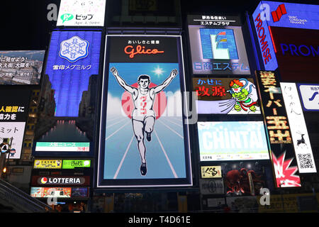 Glico Mann Werbung Plakat eines laufender Mann, Osaka, Japan Stockfoto