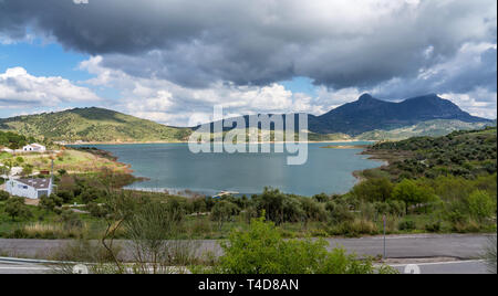 Blue Lake in Zahara de la Sierra, Provinz Cadiz, Andalusien, Spanien. Stockfoto