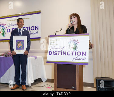 Stadt von Westminster "Frauen der Unterscheidung Awards' an der Westminster Community Services Center Mit: Stadtrat Sergio Contreras, Stadt von Westminster, Dr. Sam Nguyen Wo: Los Angeles, Kalifornien, Vereinigte Staaten, wenn: 15 Mar 2019 Credit: Sheri Determan/WENN.com Stockfoto