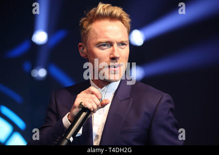 Red Nose Day Gala Ball für Comic Relief mit Headliner Ronan Keating und Rick Parfitt Jnr und RPJ Band gehalten an der Battersea Evolution bietet: Ronan Keating Wo: London, Großbritannien Wann: 15 Mar 2019 Credit: Joe Pepler/PinPep/WENN.com Stockfoto