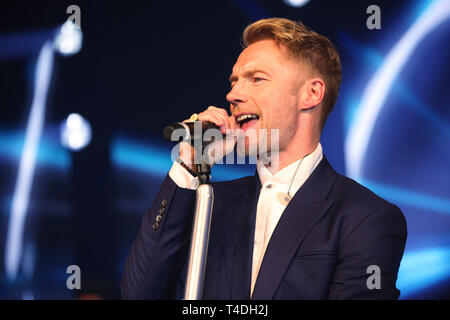 Red Nose Day Gala Ball für Comic Relief mit Headliner Ronan Keating und Rick Parfitt Jnr und RPJ Band gehalten an der Battersea Evolution bietet: Ronan Keating Wo: London, Großbritannien Wann: 15 Mar 2019 Credit: Joe Pepler/PinPep/WENN.com Stockfoto