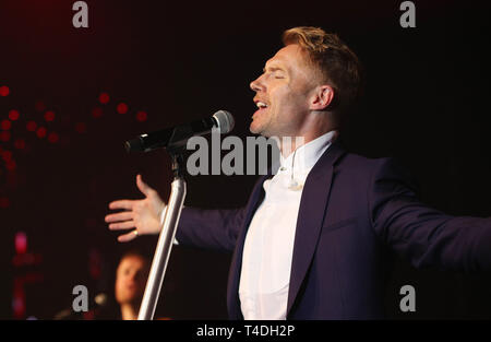 Red Nose Day Gala Ball für Comic Relief mit Headliner Ronan Keating und Rick Parfitt Jnr und RPJ Band gehalten an der Battersea Evolution bietet: Ronan Keating Wo: London, Großbritannien Wann: 15 Mar 2019 Credit: Joe Pepler/PinPep/WENN.com Stockfoto