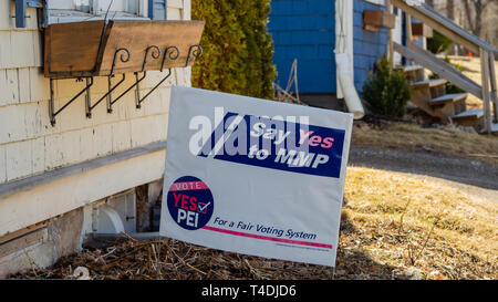 Sagen Sie ja zu MMP, Beschilderung von Gemischt die Verhältniswahl (MMP) Referendum am 23. April in Charlottetown, PEI, Kanada Stockfoto