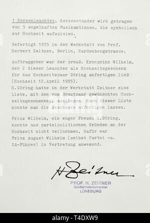 Hermann Göring - eine silberne Leuchter ein Geschenk von Kronprinz Wilhelm für Göring's Hochzeit am 12. April 1935. Vergoldetem Silber, Höhe 95 mm, Durchmesser 115 mm, Gewicht 553 g, der Basis mit Mark's Master, Unterschrift von Prof. Herbert Zeitner und Markierung der Feinheit '835'. Die sehr feinen Juwelier Verarbeitung, um den Kelch-förmigen Halter fünf Engel spielen eine Hochzeit Serenade auf verschiedenen Instrumenten. Mit Herbert Zeitner mit Bestätigung und handschriftliche Unterschrift Tinte, die besagt, dass die gegenwärtige candelstick der preußische Kronprinz Wilhelm, das ein Paar von diesen bestellt beauftragt wurde, Editorial-Use - Nur Stockfoto